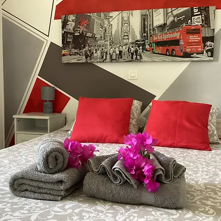 Roxy Apartment *